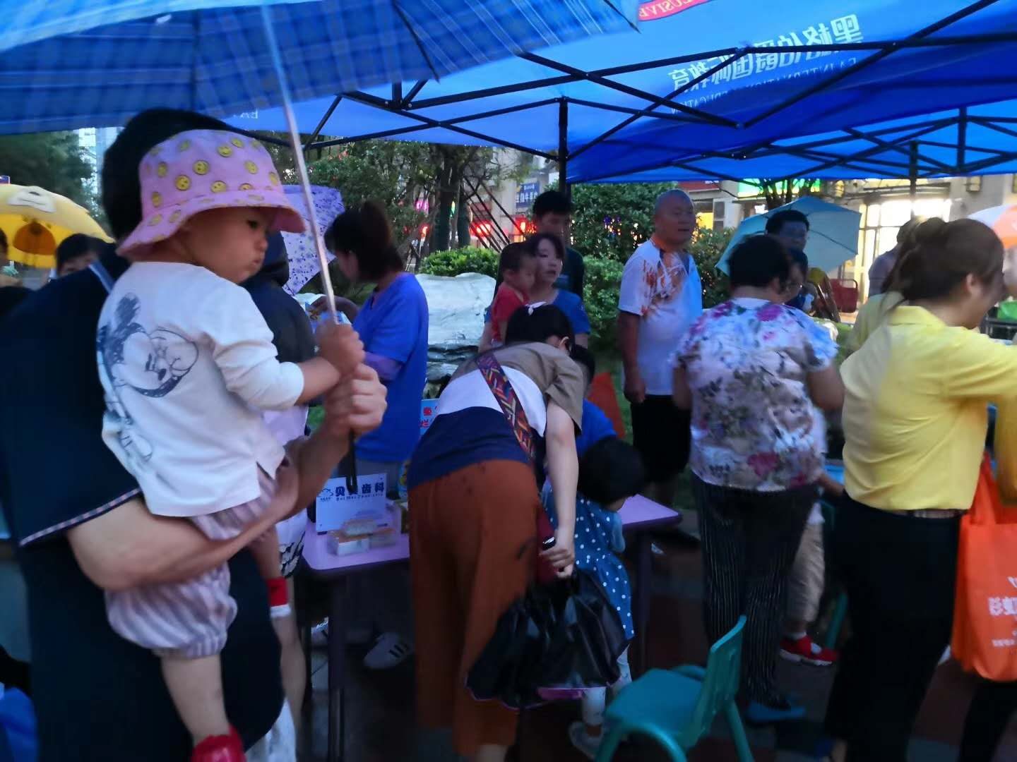 贝美口腔公益口腔检查现场